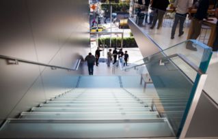 傳統(tǒng)百貨的黃昏與未來零售的曙光 探索貿(mào)易代理新形態(tài)